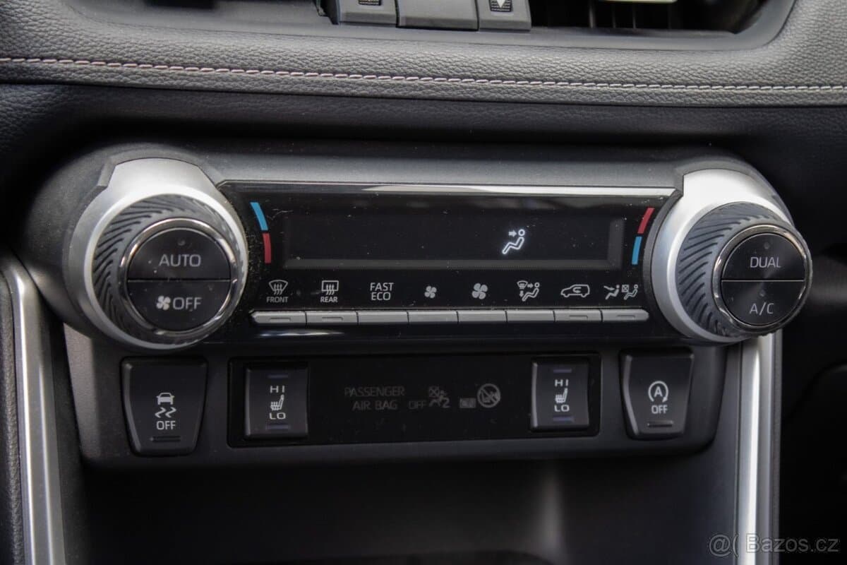 2023 Toyota RAV4 - 17