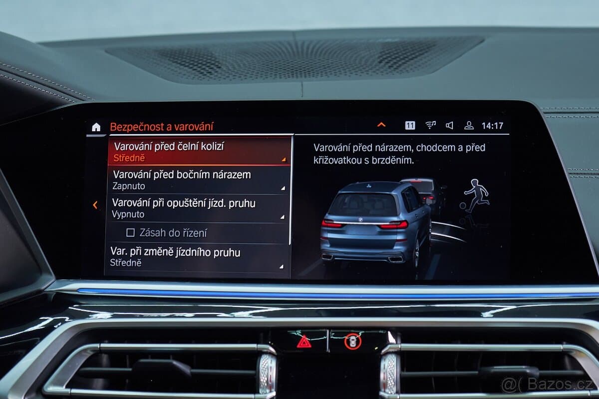 2021 BMW X7 - 17