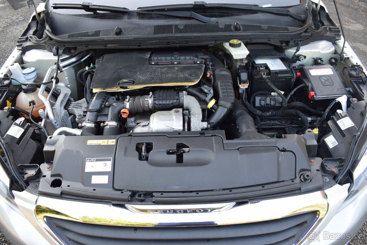 2015 Peugeot 308 - 17