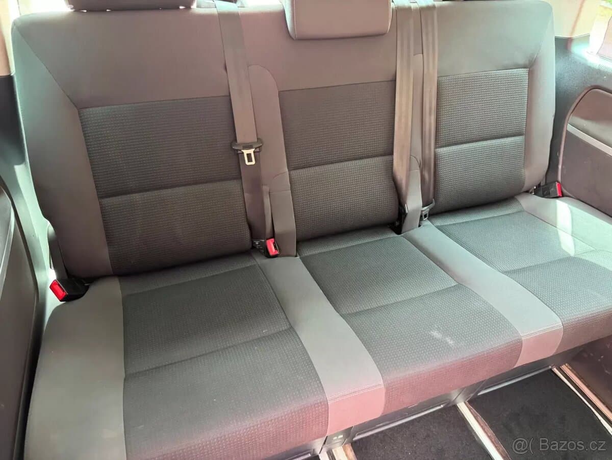 2011 Volkswagen MULTIVAN - 17