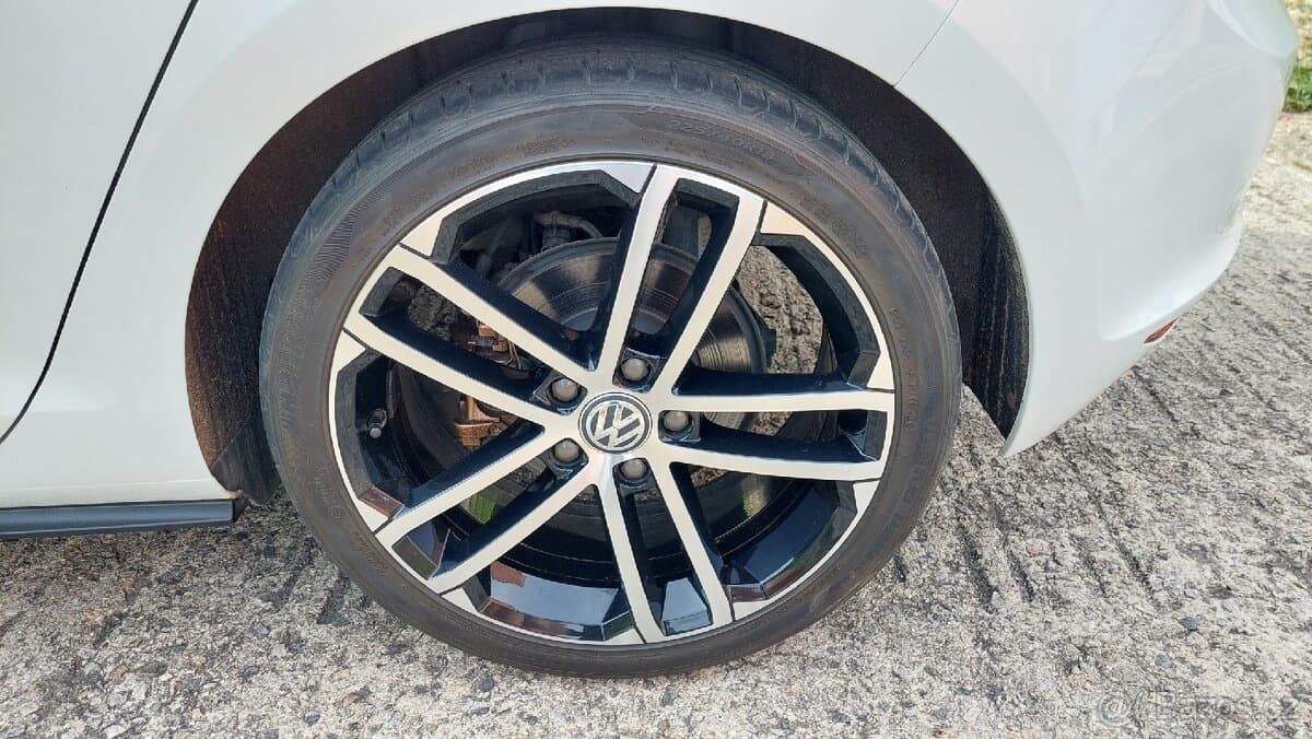 2015 Volkswagen GOLF - 17