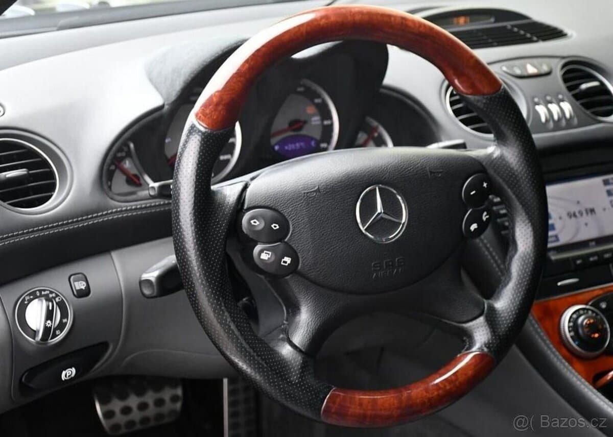 2005 Mercedes-Benz SL - 17