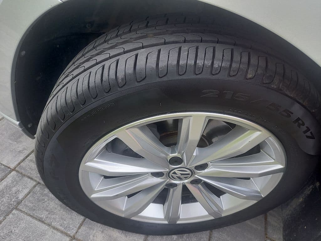 2019 Volkswagen PASSAT - 17