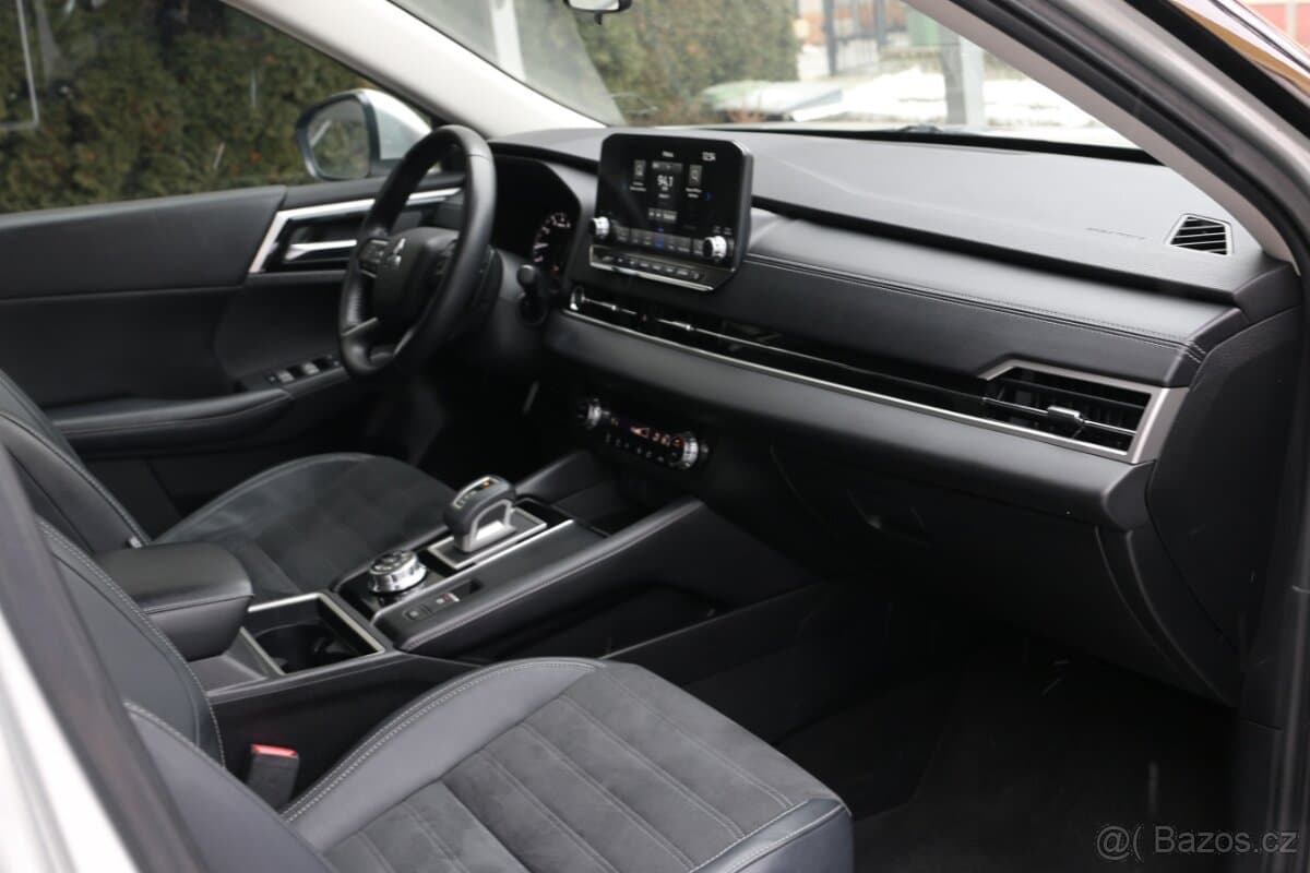 2021 Mitsubishi OUTLANDER - 17
