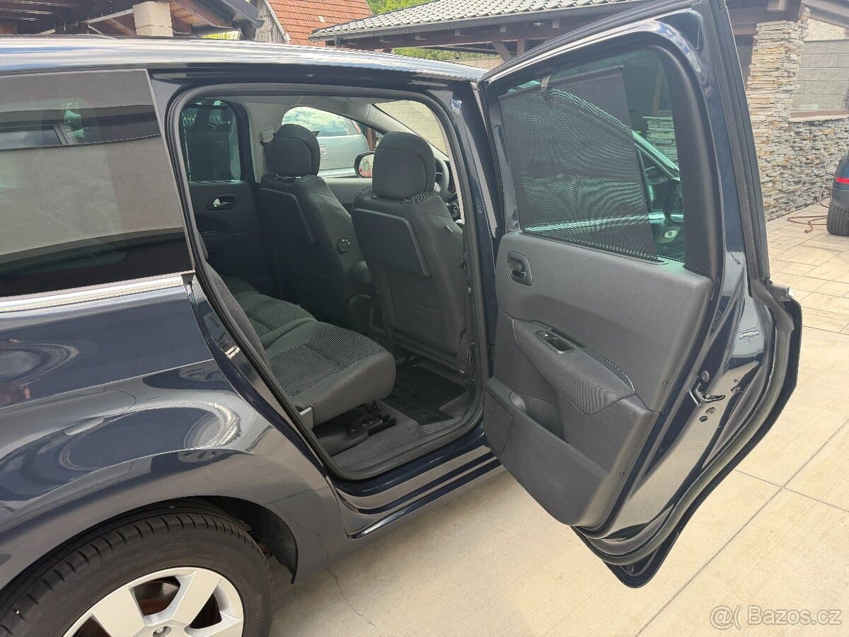 2013 Peugeot 5008 - 17