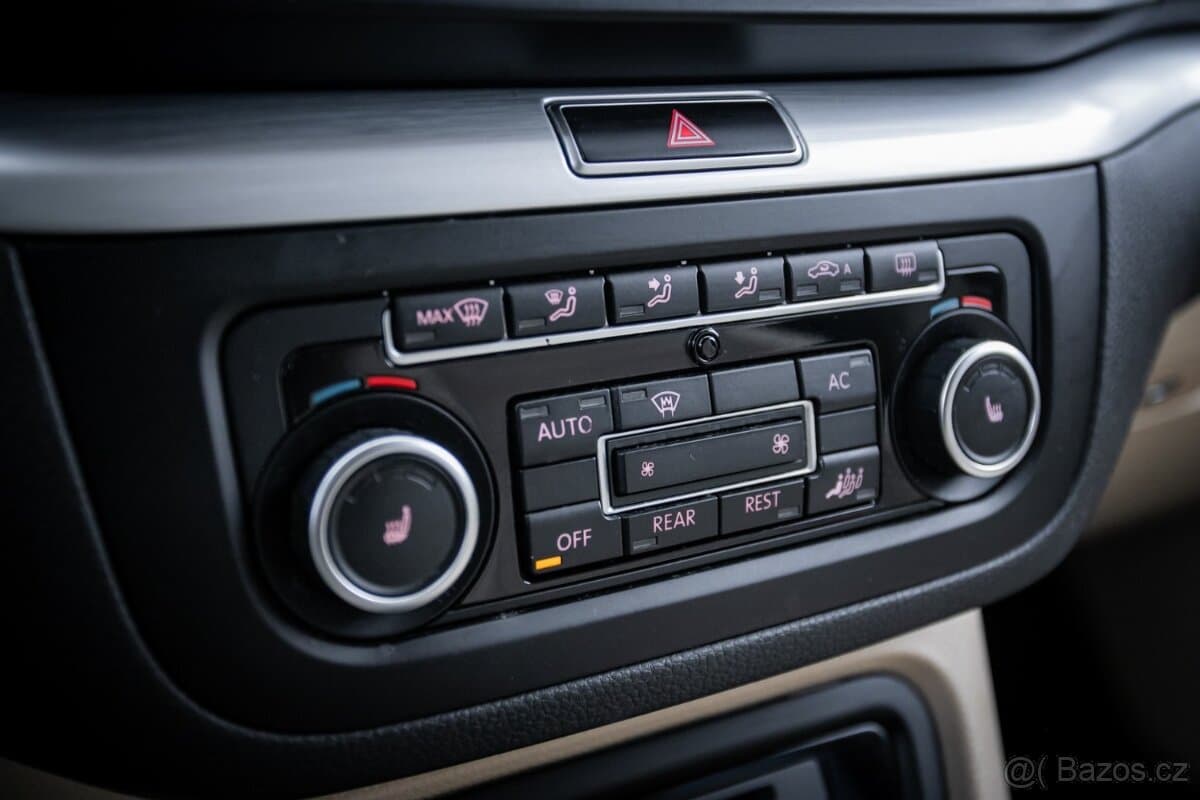 2011 Volkswagen SHARAN - 17