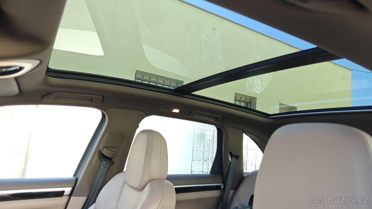 2013 Porsche CAYENNE - 17