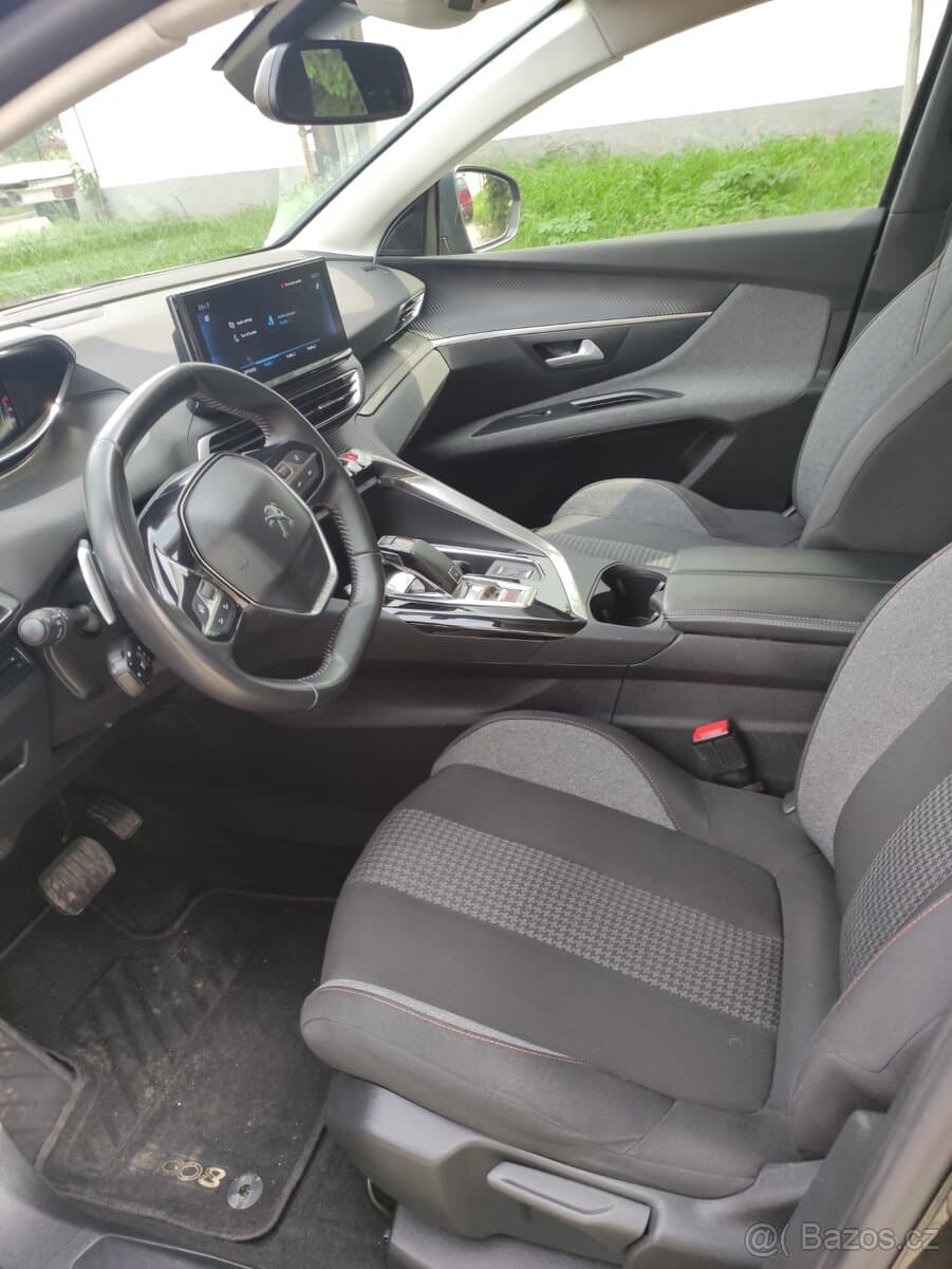 2021 Peugeot 5008 - 17
