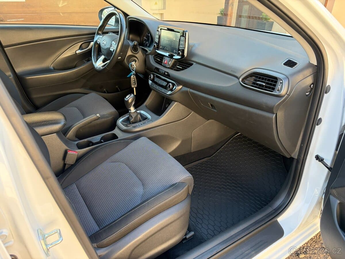 2022 Hyundai i30 - 17