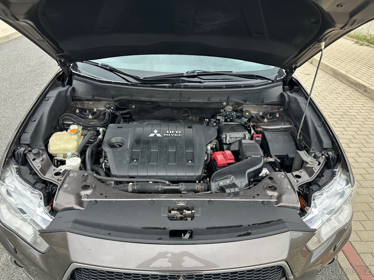 2012 Mitsubishi OUTLANDER - 17