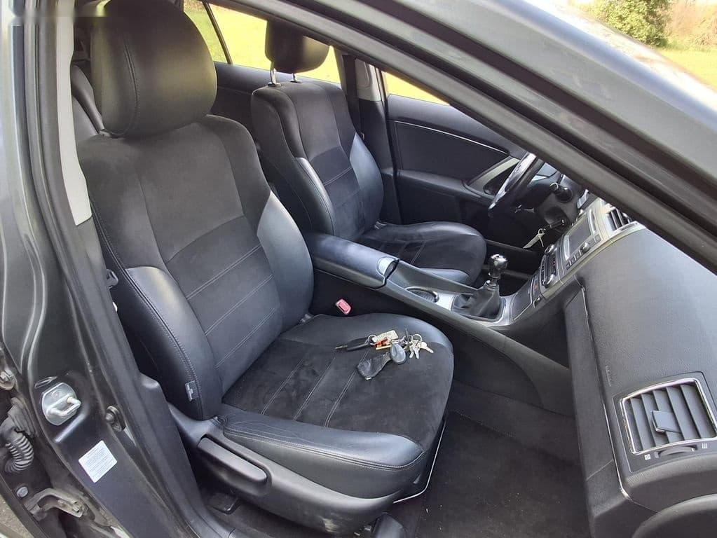 2013 Toyota AVENSIS - 17