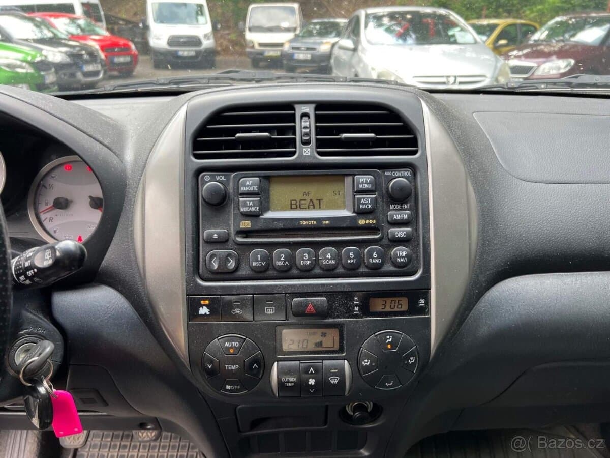 2005 Toyota RAV4 - 17
