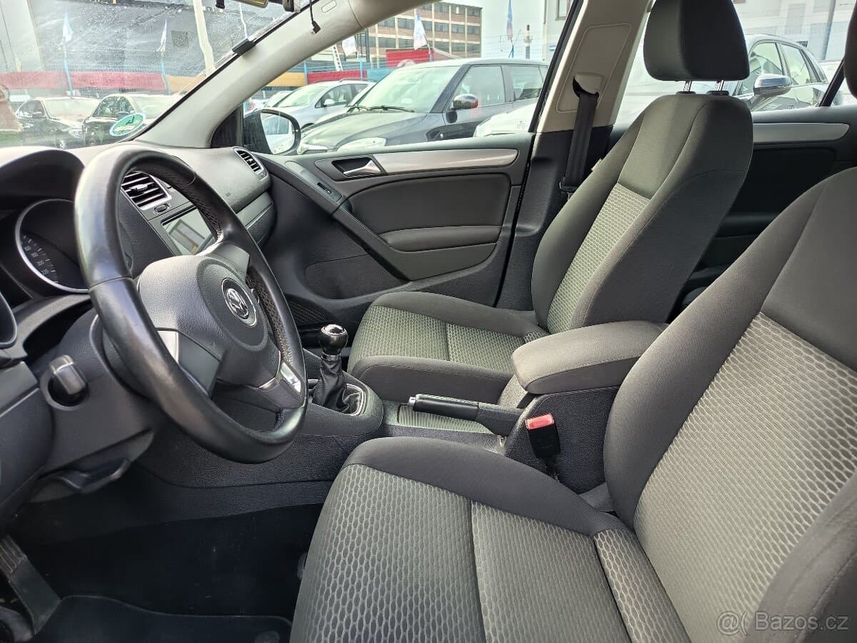 2011 Volkswagen GOLF - 17