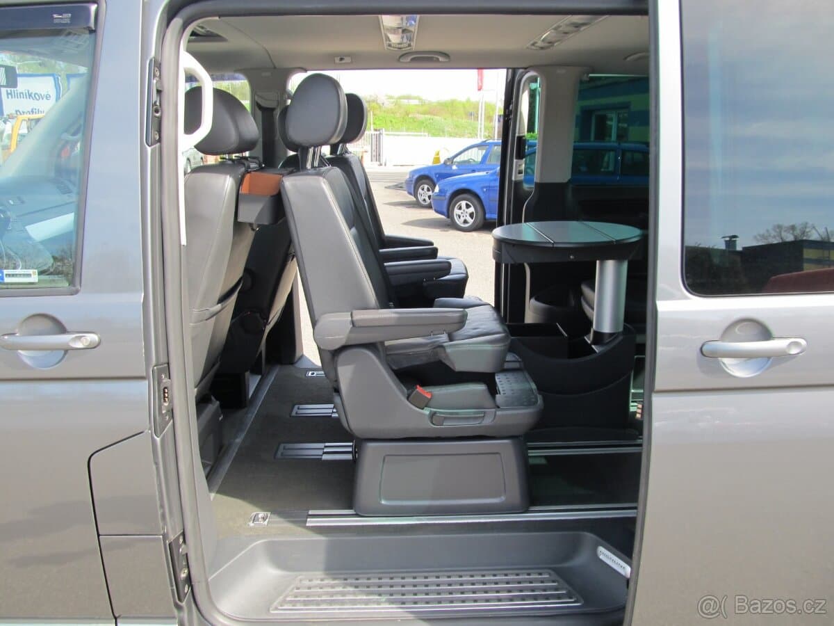 2010 Volkswagen MULTIVAN - 17