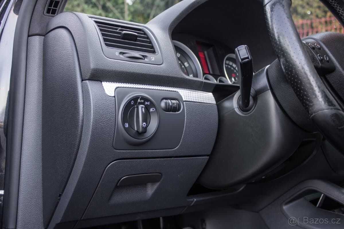 2008 Volkswagen GOLF - 17