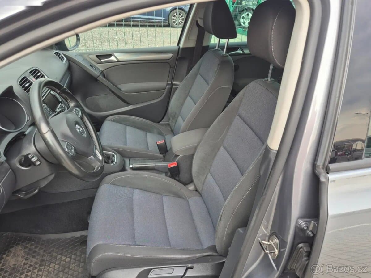 2011 Volkswagen GOLF - 17