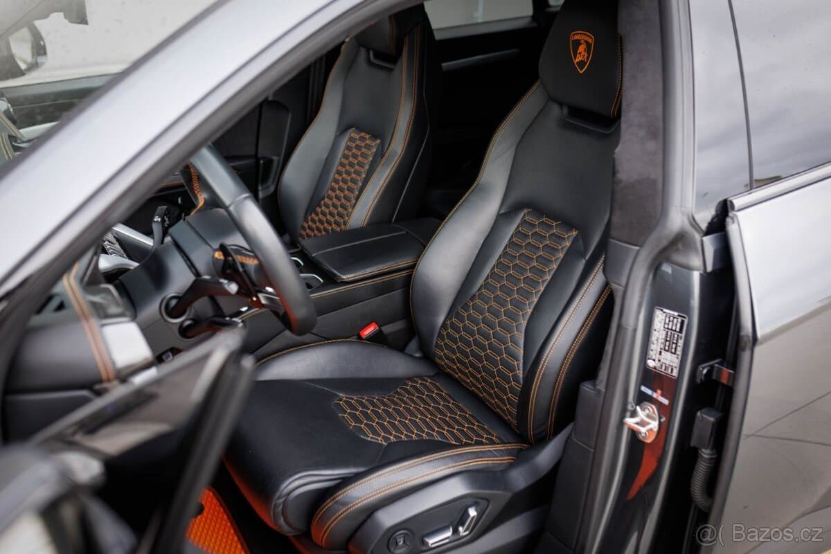 2020 Lamborghini URUS - 17