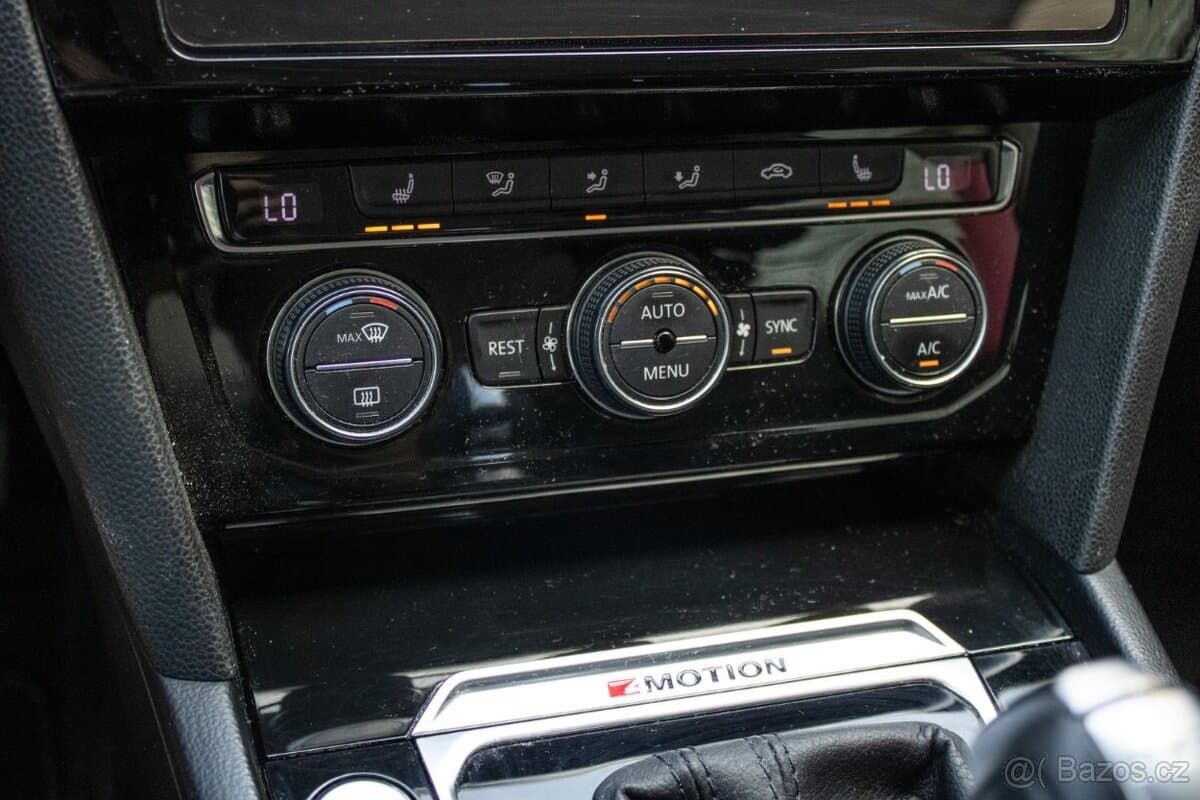 2015 Volkswagen PASSAT - 17