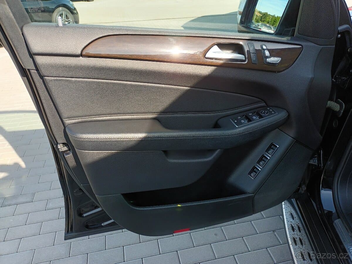 2016 Mercedes-Benz GLS - 17