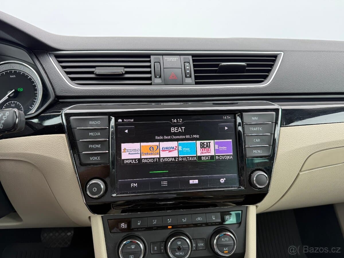 2016 Škoda SUPERB - 17