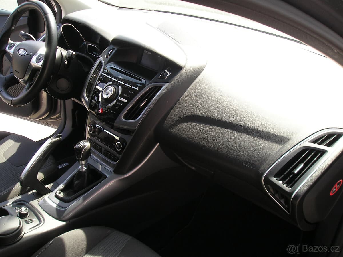 2011 Ford FOCUS - 17