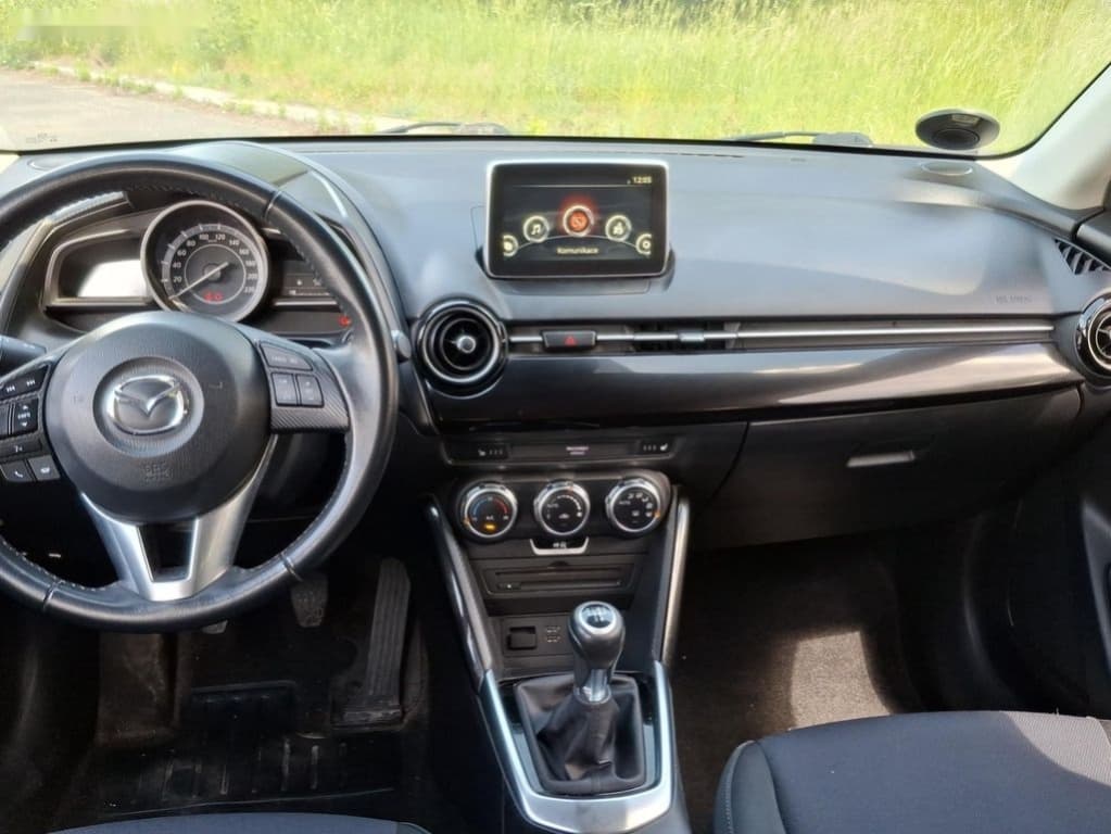 2016 Mazda 2 - 17