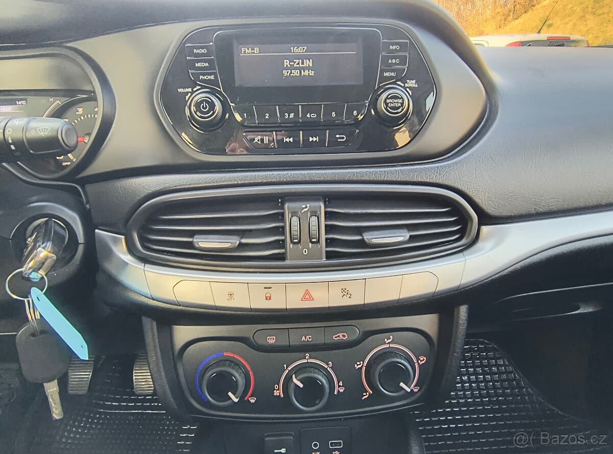 2018 Fiat TIPO - 17