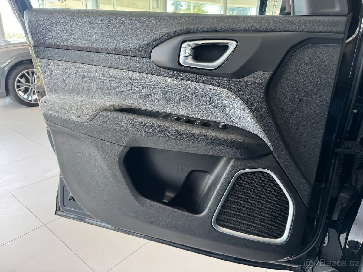 2021 Jeep COMPASS - 17