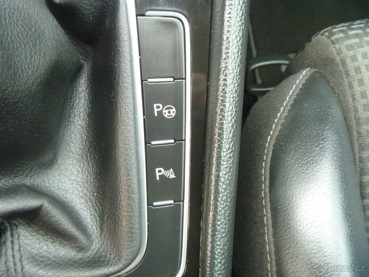 2013 Volkswagen GOLF - 17
