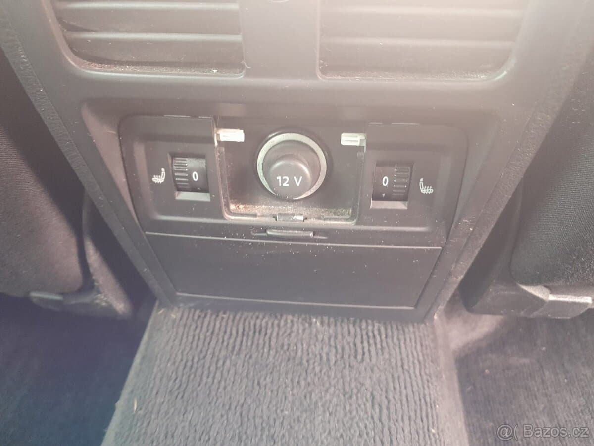 2012 Volkswagen PASSAT - 17