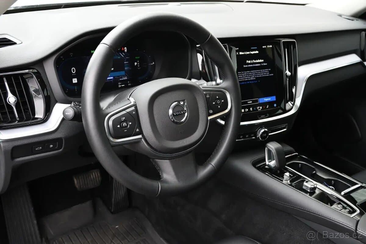 2025 Volvo S60 - 17
