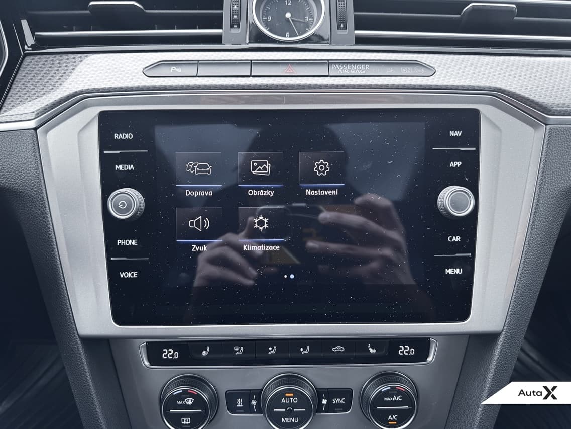 2017 Volkswagen PASSAT - 17