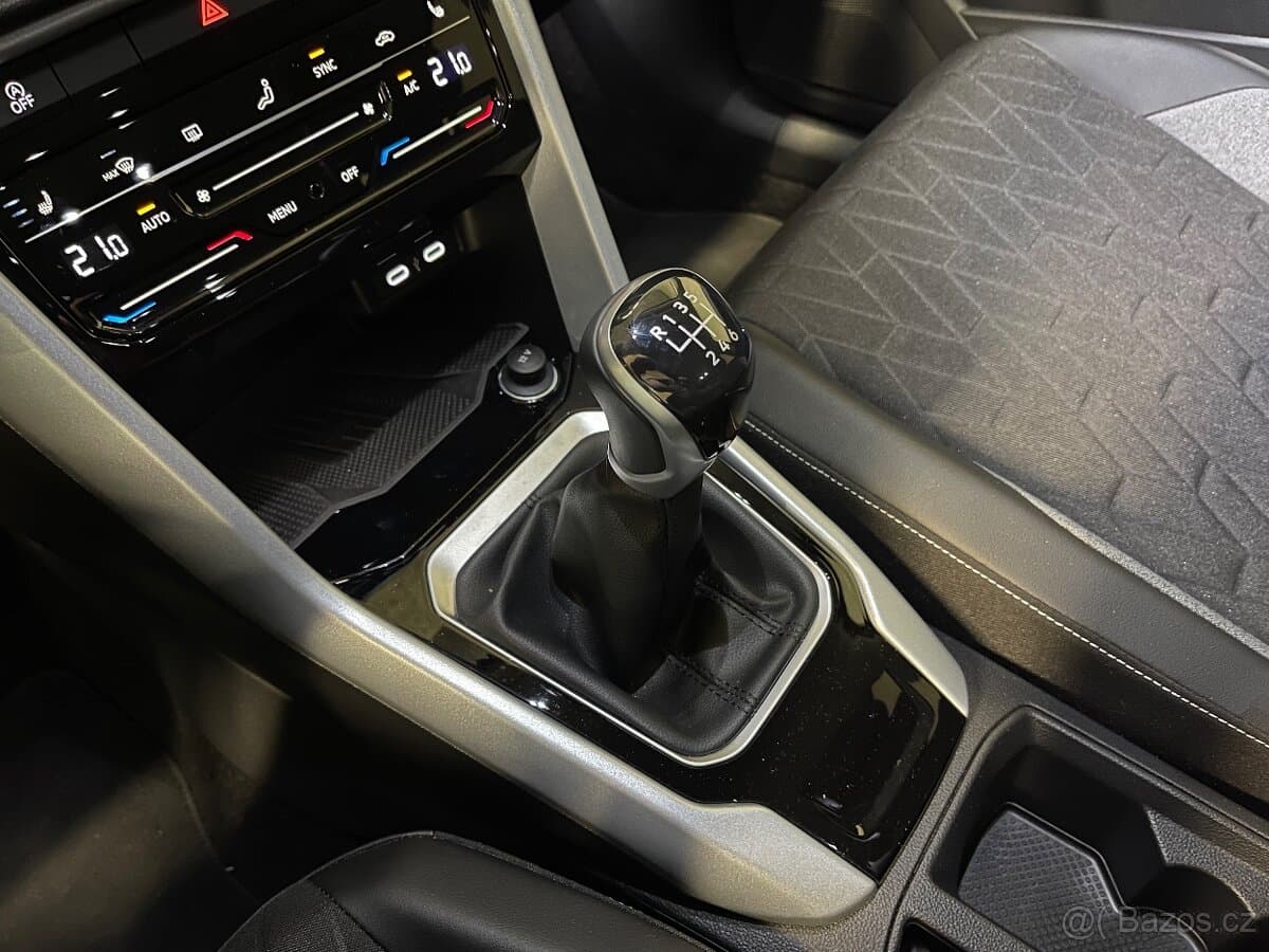 2025 Volkswagen T-ROC - 17