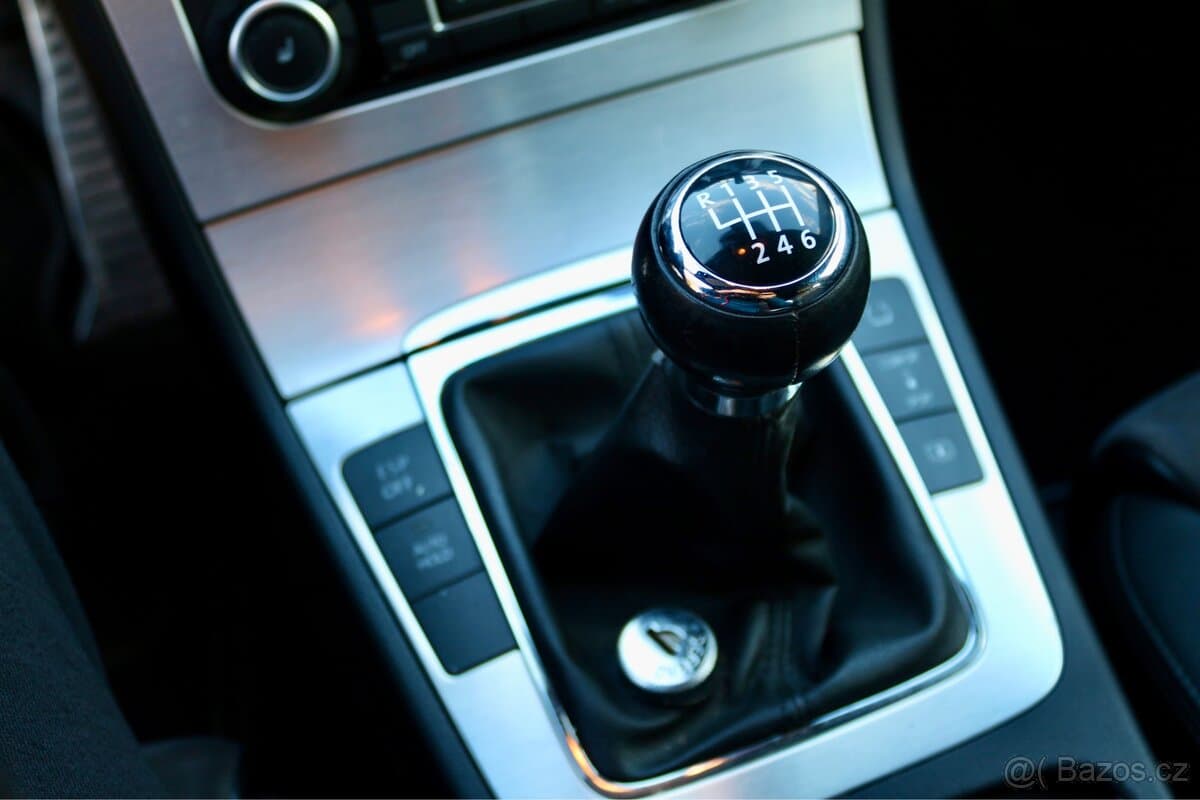 2009 Volkswagen PASSAT CC - 17
