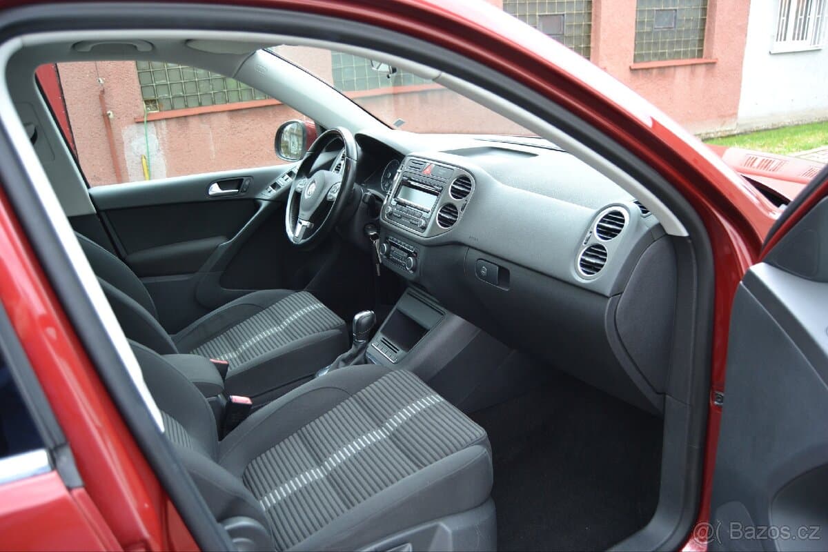 2011 Volkswagen TIGUAN - 17