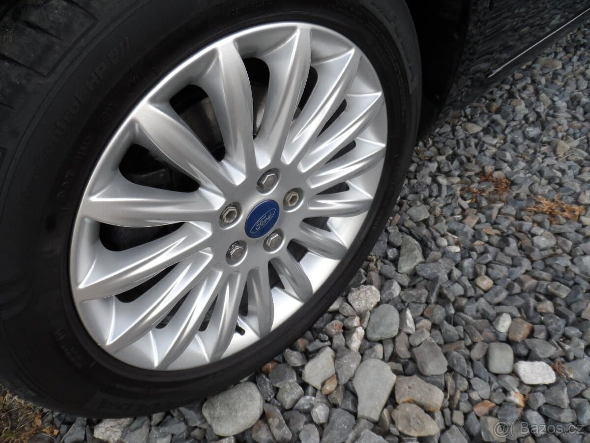 2011 Ford S-MAX - 17