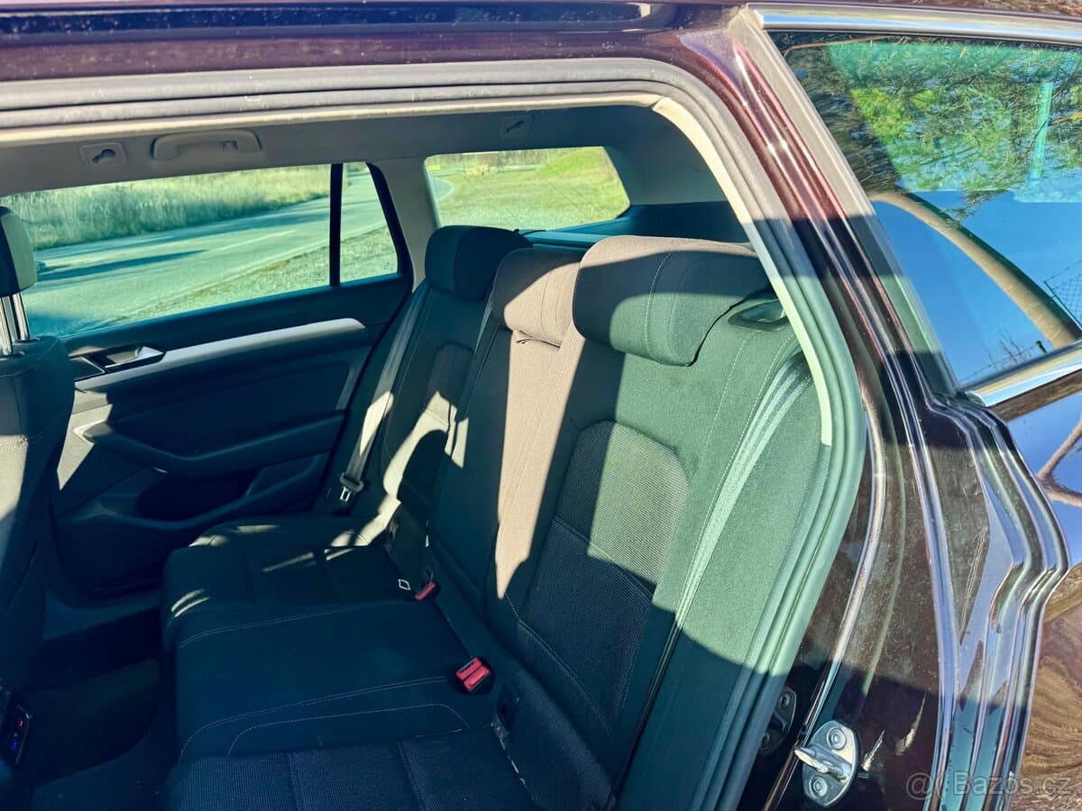 2015 Volkswagen PASSAT - 17