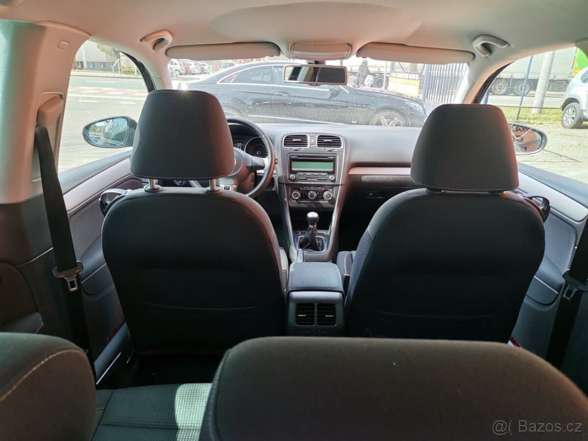 2010 Volkswagen GOLF - 17