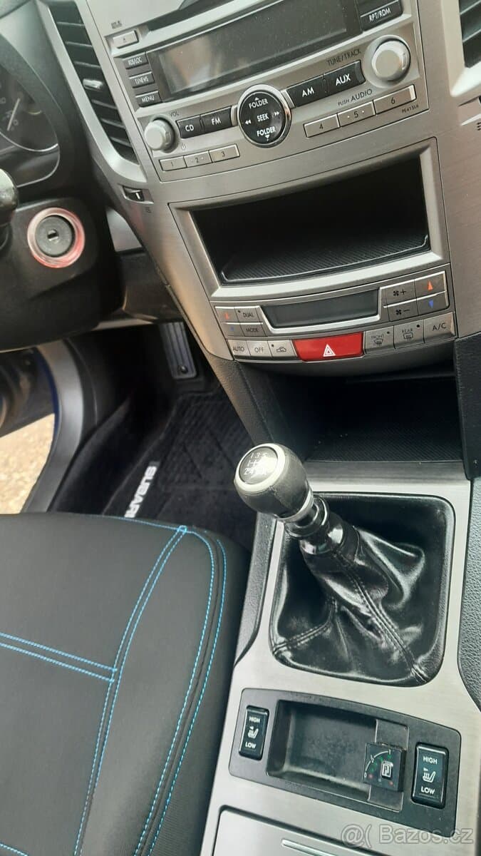 2010 Subaru LEGACY - 17