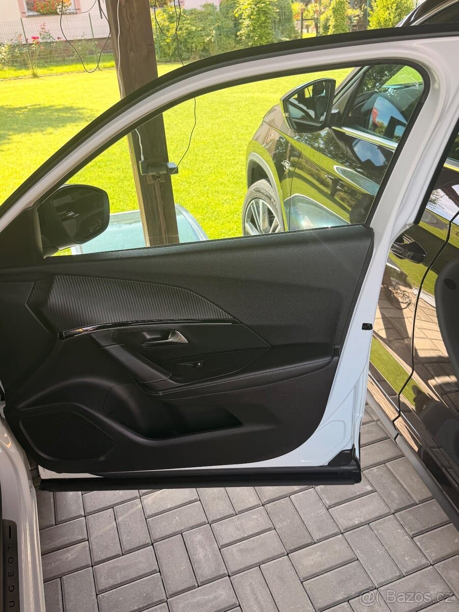 2021 Peugeot 2008 - 17