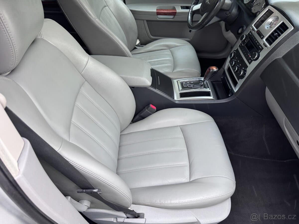 2007 Chrysler 300C - 17