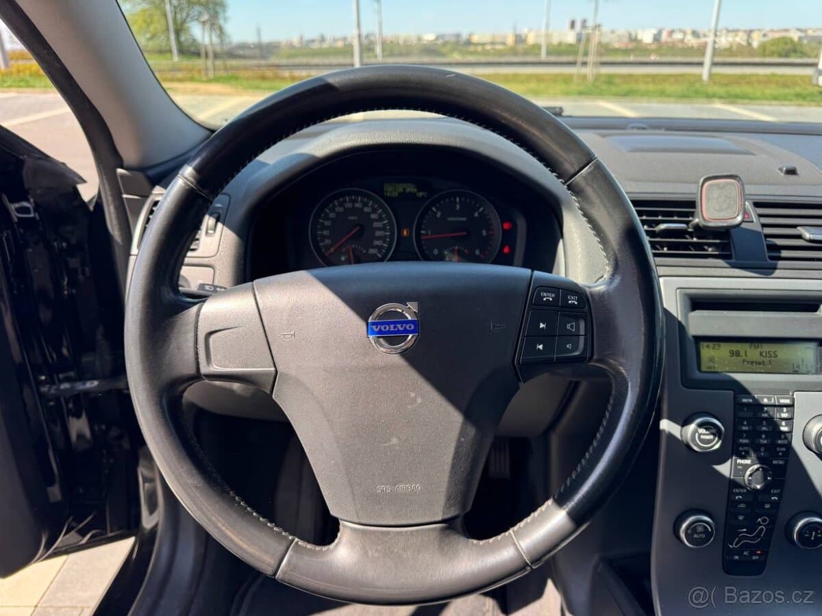 2011 Volvo V50 - 17