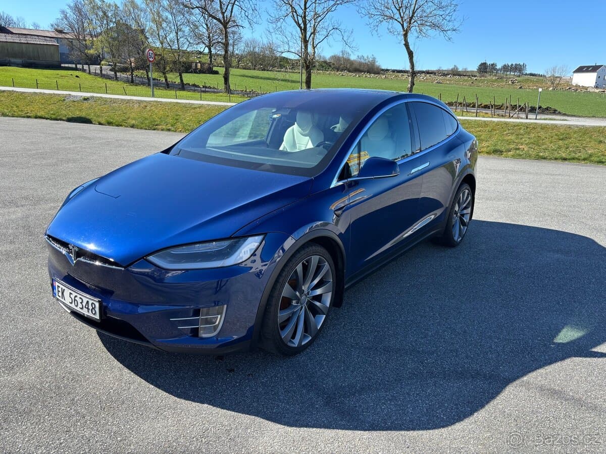 2017 Tesla MODEL X - 17