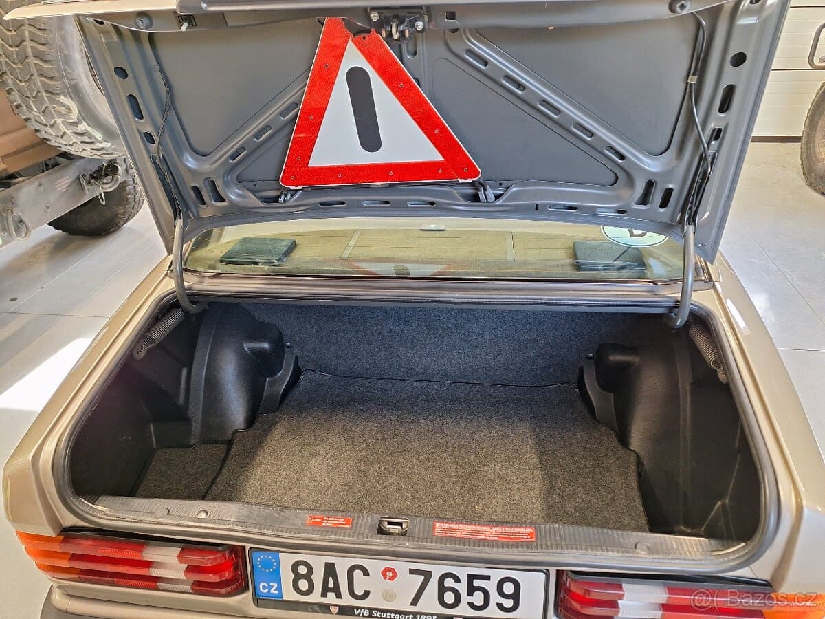 1989 Mercedes-Benz 190 - 17