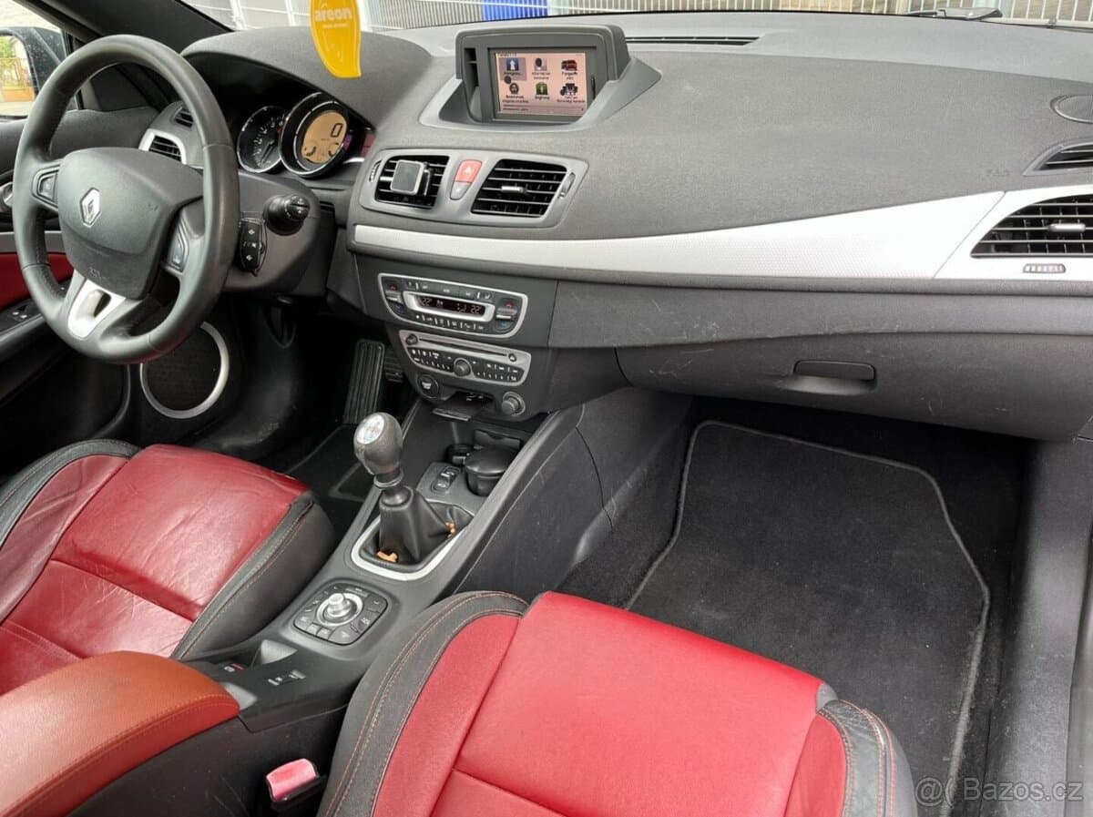 2010 Renault MEGANE - 17