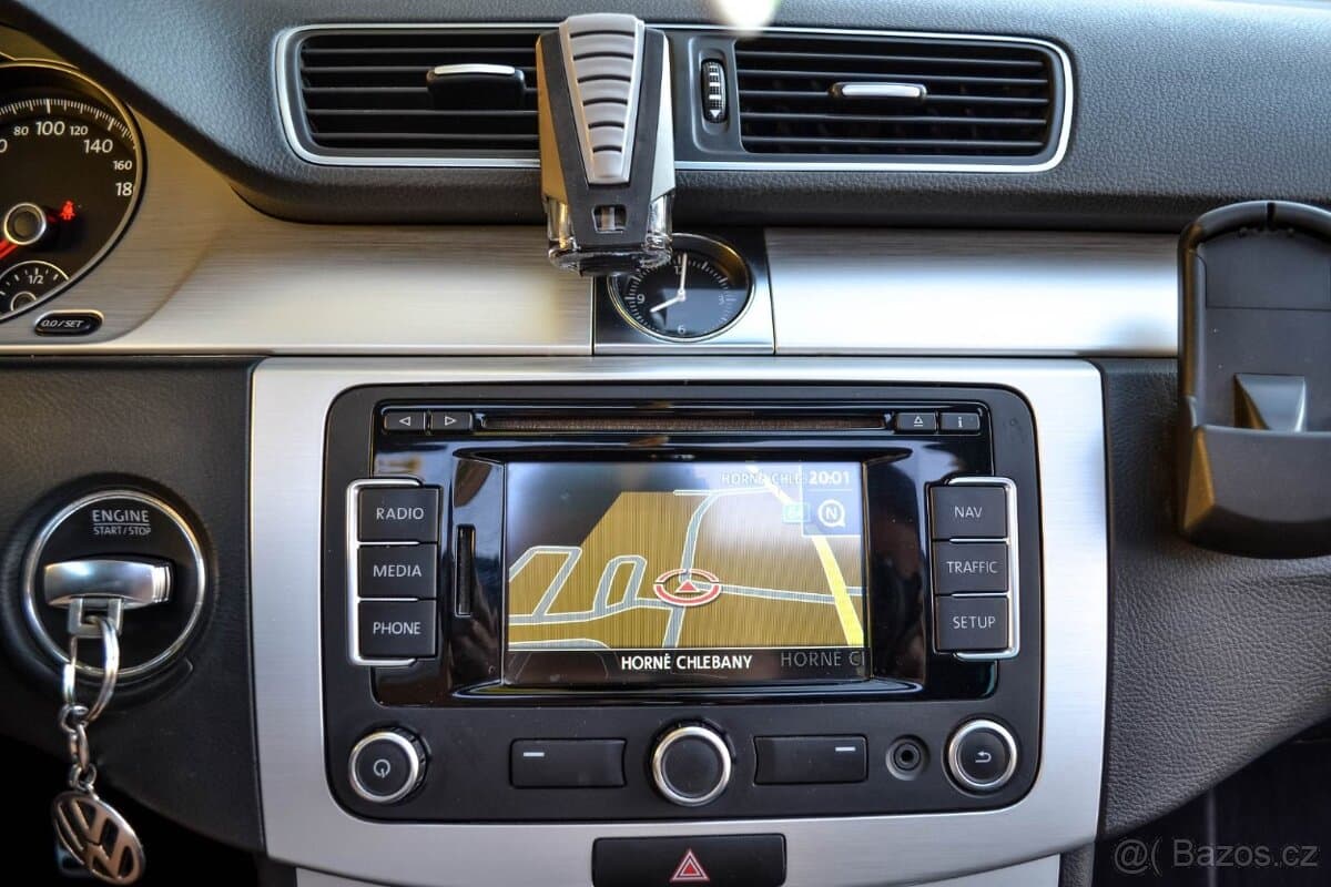 2012 Volkswagen PASSAT - 17