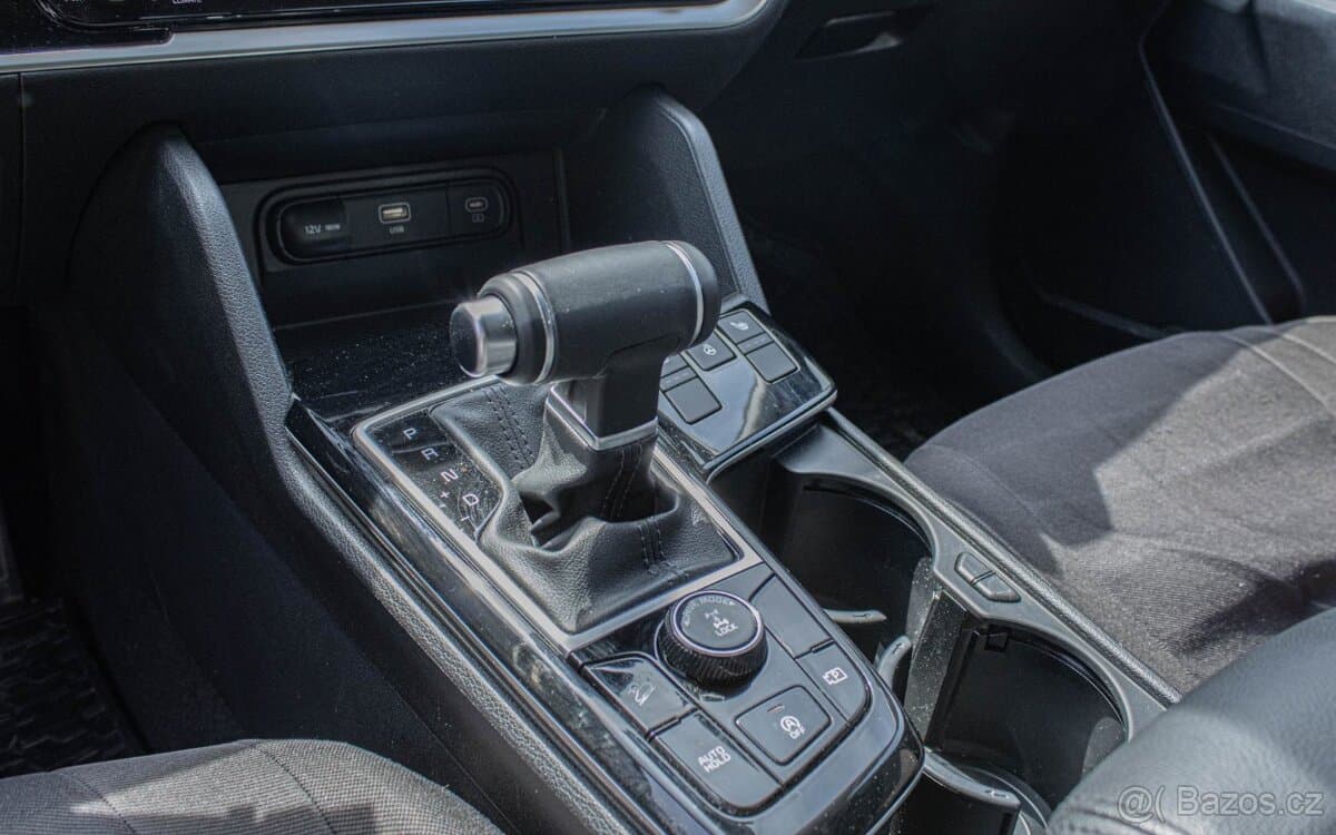 2025 Kia SPORTAGE - 17