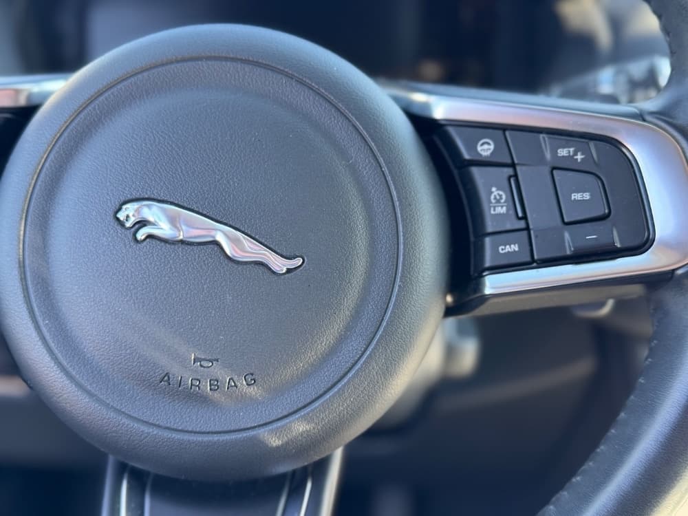 2017 Jaguar F-PACE - 17