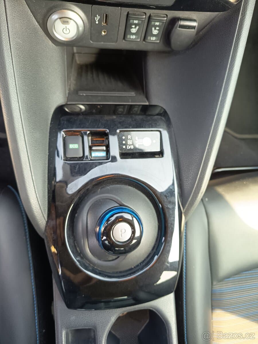 2018 Nissan LEAF - 17