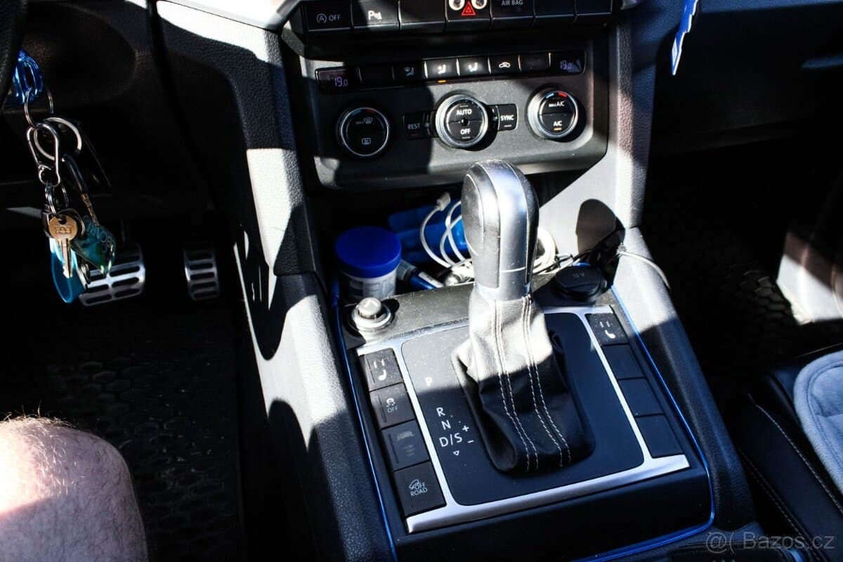 2017 Volkswagen AMAROK - 17